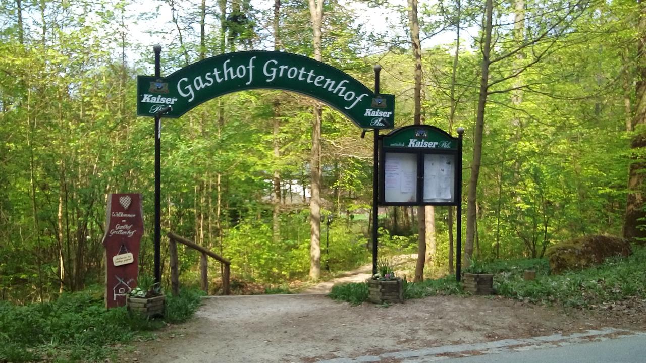 Hotel Gasthof Grottenhof Neuhaus an der Pegnitz Exterior foto